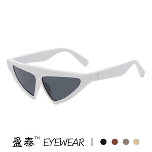 แว่นกันแดดทรงสามเหลี่ยม Yingtai Eyewear รุ่น Cat Eye ป้องกันรังสียูวี 400 กรอบพลาสติก PC แฟชั่นสำหรับทุกเพศ - Product Image 3