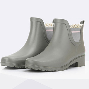 Bottes de pluie pour femmes, élégantes, imperméables, antidérapantes, recyclables, en caoutchouc, pour l'hiver, le printemps, l'été et l'automne - Product Image 1