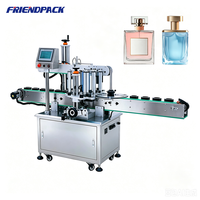 Machine d'étiquetage verticale UPK haute précision pour bouteilles de détergent, bouteilles d'huile d'olive, et bidons carrés de 25 L
