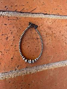 สร้อยข้อมือประดับมุกเทอร์ควอยซ์และเงินสเตอร์ลิงทำมือ ขนาด 4-5 มม. ความยาว 7.5 นิ้ว - Product Image 2