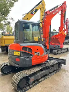 Pelle pelleteuse Kubota 5 tonnes min d'occasion, excavatrice Kubota U55 fabriquée au Japon pour caverne en terre à vendre