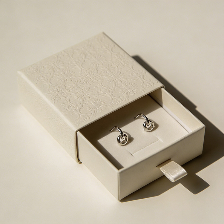 Recycled Material Paper Handmade Rigid Box with Natural Twine Custom Label Eco-conscious Candle Packaging for Brands