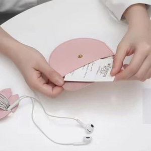 Monedero con diseño de pétalos al estilo japonés, organizador minimalista coreano para auriculares y cables de datos, monedero ideal para Instagram. - Product Image 4
