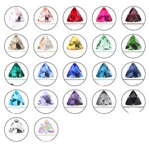 Diamants en verre triangulaires de 18 mm en gros pour vêtements, sacs, chaussures, accessoires, semelles dorées, diamants à coudre à la main avec trous - Product Image 3