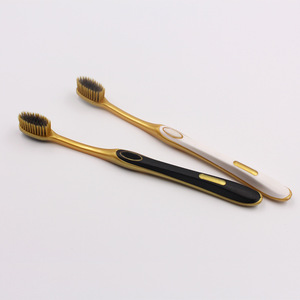 Brosse à dents manuelle pour adultes, poignée ergonomique antidérapante, poils doux, conception durable MC L224 - Product Image 3
