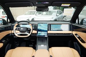 Voiture d'occasion 2024 Geely Galaxy L7 1.5T DHT PHEV 115km PLUS Longteng FWD 287kW 535Nm 6.9s 1370km d'autonomie SUV économique pour l'exportation - Product Image 3