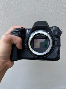 กล้อง Nikon Z8 ระดับมืออาชีพ ความละเอียด 8K 45.7MP ฟูลเฟรม พร้อมระบบกันสั่นภาพ - Product Image 1