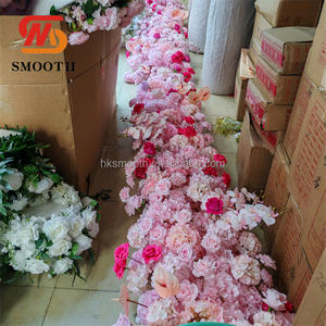 SMOOTH - Camino de Mesa de Rosas de Seda Rosa Realistas Hechas a Mano, Arreglos Florales Modernos, Decoración de Flores Artificiales de Seda para Bodas - Product Image 2