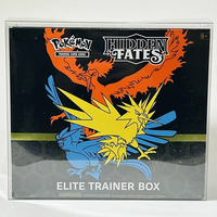 حافظة حماية ناعمة من البولي فينيل كلوريد لصندوق المدرب النخبة (Elite Trainer Box) وحزمة المعززات (Booster Pack) وبطاقات الأعمال وأزرار العرض التجارية من ماركة زينو (Zeno) ودبل (Dunble) ويو بي سي (UPC) وإس بي سي (SPC)