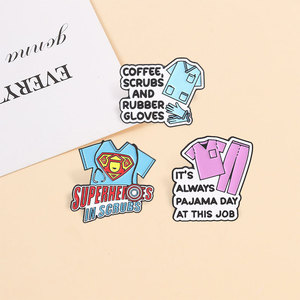 เข็มกลัดเคลือบโลหะรูปพยาบาลแบบกำหนดเองขายส่งจากโรงงาน เข็มกลัดติดเสื้อแพทย์น่ารัก ซูเปอร์ฮีโร่ สำหรับโรงพยาบาล - Product Image 6