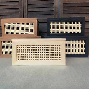 Panier de <span class=keywords><strong>rangement</strong></span> en rotin rétro classique Rectangle boîte de <span class=keywords><strong>rangement</strong></span> de bureau en bois massif avec plastique PET pour livre de famille <span class=keywords><strong>jouet</strong></span> stockage divers - Product Image 3
