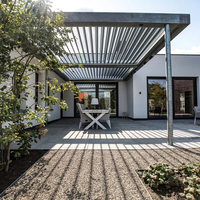 Pergola à lames orientables, toit imperméable, aluminium PE, largeur maximale de 6 mètres, bois traité sous pression naturel, type extérieur, imperméable