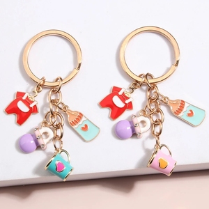 Llavero esmaltado con forma <span class=keywords><strong>de</strong></span> botella <span class=keywords><strong>de</strong></span> leche para hombre y <span class=keywords><strong>mujer</strong></span>, llavero con forma <span class=keywords><strong>de</strong></span> tetina, taza <span class=keywords><strong>de</strong></span> corazón, <span class=keywords><strong>ropa</strong></span> <span class=keywords><strong>de</strong></span> bebé, regalo para niño, joyería hecha a mano - Product Image 2