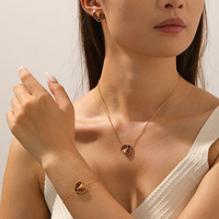 Ensemble de bracelets coquillage, coccinelle et fleur en acier inoxydable plaqué or 18 carats, accessoires de bijoux d'été pour femmes et filles, coffret cadeau