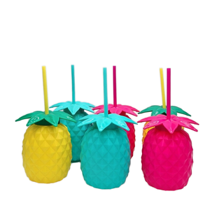 L124 Factory Direct 600ml Disposable Pineapple Shape Plastic Tumbler <b>Mug</b> with Straw for Presents - Product Image 1