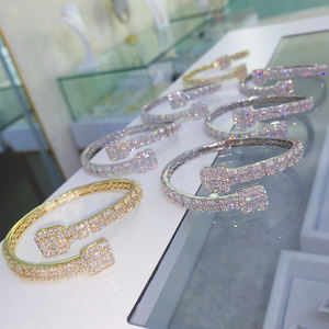 Yu Ying Nuevo Brazalete de Plata de Ley S925 con Diamantes de Moissanita Baguette de Diseño Personalizado, Joyería Unisex - Product Image 3