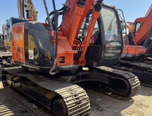 Excavatrice sur chenilles hydraulique Hitachi ZX135US 130 120 d'occasion, bonnes performances, 13,5 tonnes, moteur japonais, faible nombre d'heures de travail, EPA CE - Product Image 5