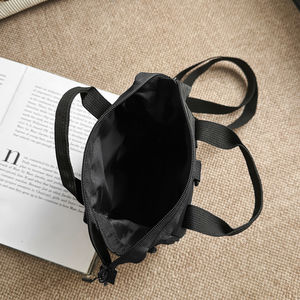 Sac bandoulière sport tendance à prix de gros pour femmes et hommes, sac à l'épaule décontracté portable en tissu Oxford pour usage quotidien - Product Image 6