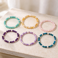 Bracelet extensible en perles facettées de 6 mm en perles de culture d'eau douce blanches, pierres précieuses de guérison