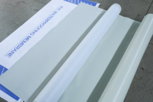 Membrane étanche en PVC polymère Membrane étanche en chlorure de polyvinyle (PVC) flexible-Parfaite pour les surfaces complexes - Product Image 2