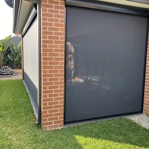 Stores enrouleurs extérieurs en tissu pare-soleil résistant à la décoloration, prix usine, avec fermeture éclair, pare-vent et imperméables pour <span class=keywords><strong>garage</strong></span> et restaurant - Product Image 1