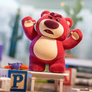 <span class=keywords><strong>Toy</strong></span> <span class=keywords><strong>Story</strong></span> Set da 8 Pezzi, Serie Big Boss Cartoon, Scatola Misteriosa con Figurine in PVC dell'Orso Fragola, Regalo di Natale - Product Image 2