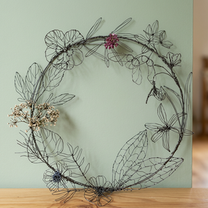Guirnalda Floral de Alambre Metálico Hecha a Mano, Redonda, Rústica, Decorativa, para Colgar en la Pared, Sin Iluminación, Pieza Única - Product Image 4
