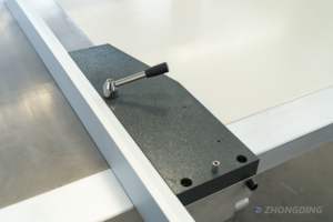 Automatische PLC-gesteuerte Melamin-Schneidebrettmaschine mit Schiebetisch-Säge - Product Image 4