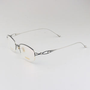 Vente en gros de montures de lunettes de protection universelles légères en titane de qualité supérieure à la mode et à la mode lunettes de luxe - Product Image 2