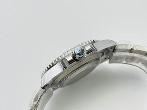 Montre mécanique pour homme de qualité supérieure, finition bleu glacé luminescente, surface miroir saphir, découpe de précision par jet d'eau - Product Image 3