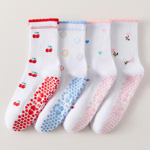 Chaussettes de sport antidérapantes pour femmes, logo personnalisé, jacquard, volants, grip, chaussettes de Pilates - Product Image 3
