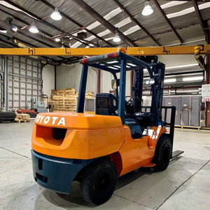 Utilizado para carretilla elevadora diésel de 5 toneladas, de 1520mm longitud de horquilla, neumáticos sólidos de bajo perfil de 3m, operación de asiento de mástil de dos etapas - Product Image 3