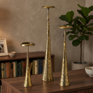 Support de bougie en métal argenté Afterglow, design conique, décoration d'intérieur durable - Product Image 6