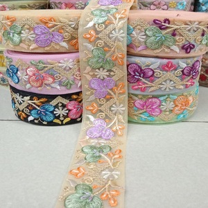 Cintas florales bordadas hechas a medida hechas con Bordados florales de colores para usar en vestidos de fiesta - Product Image 1