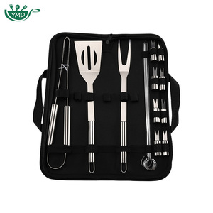 Juego de herramientas para barbacoa de acero inoxidable portátiles: espátula, pinzas, tenedor, brochetas <span class=keywords><strong>y</strong></span> soporte para maíz, con bolsa de transporte, apto para lavavajillas - Product Image 1