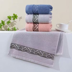 Lot de serviettes en coton tissé uni vert de haute qualité pour adultes, idéal pour la maison, la salle de bain et l'hôtel - Vente en gros usine - Product Image 4