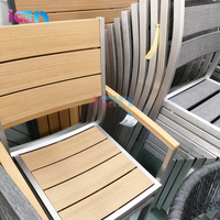 Chaises et table pliantes en plastique et bois pour le camping, meubles de patio pour restaurant, ensemble table et chaises