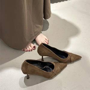 Zapatos de Tacón Bajo de Cuero con Diseño Calado, Cómodos, con Punta en Pico, Impermeables, Aptos para Hombres y Mujeres - Product Image 3