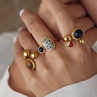 Bague ajustable en acier inoxydable plaqué or 18 carats PVD, avec pierres naturelles J&D (agate rouge, onyx noir, perle asymétrique, œil de tigre), cadeau