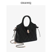 Sacs de luxe de créateurs de niche, sac fourre-tout noir brillant matelassé avec fermoir torsadé doré, sacs messager pour femmes avec chaîne en cuir détachable, OEM