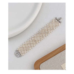 WENCHI สร้อยข้อมือไข่มุกแท้ 450 กรัม หลายชั้น - Product Image 1