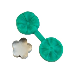 Juego de Cuatro Moldes de Silicona para Fondant con Forma de Pétalos, Ciruela, Margarita, Flor de Cinco Pétalos, Hortensia, Molde de Silicona Líquida para Hornear DIY - Product Image 6