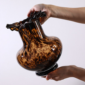 แจกันแก้วคริสตัลลายเสือดาวสีเหลืองอำพันขนาดเล็กทันสมัยสำหรับจัดดอกไม้แบบไฮโดรโปนิกส์ ตกแต่งบ้านอย่างนุ่มนวล - Product Image 4