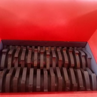 Broyeur compact mini à double arbre pour la déchiquetage des seaux de peinture usagés, des rebuts d'aluminium, des copeaux d'acier, et les petits objets ménagers