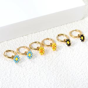 Nuevos Pendientes de Aro Colgantes de Moda al por Mayor, Joyería de Acero Inoxidable con Baño de Oro de 18K, Pendientes de Flores de Esmalte Colorido para Mujer - Product Image 1
