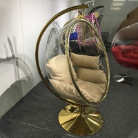 Chaise balançoire suspendue moderne en acrylique intérieure et extérieure bon marché chaise balançoire en forme d'œuf pour patio en bambou