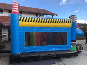 Parque de Atracciones Inflable Multifuncional de 5x4.5m con Temática de Autos de Carrera, Material de PVC, Diseño Portátil, Uso Comercial, Garantía de <span class=keywords><strong>2</strong></span> Años - Product Image 2