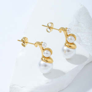 Boucles d'oreilles inhabituelles en acier inoxydable vintage français 18K pour fille de fête de mariage Boucles d'oreilles en perles élégantes hypoallergéniques - Product Image 1