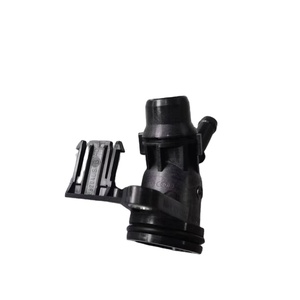 Brida de manguera de refrigerante de piezas de repuesto de coche de calidad Original compatible con 06H121132F 06J121132F para VW Tiguan - Product Image 1
