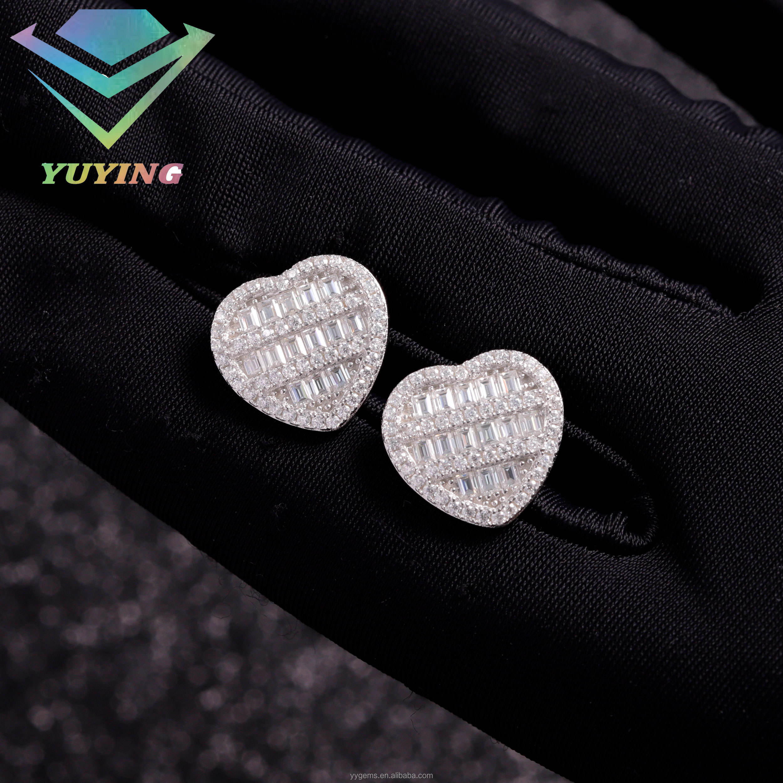 ต่างหูรูปหัวใจ